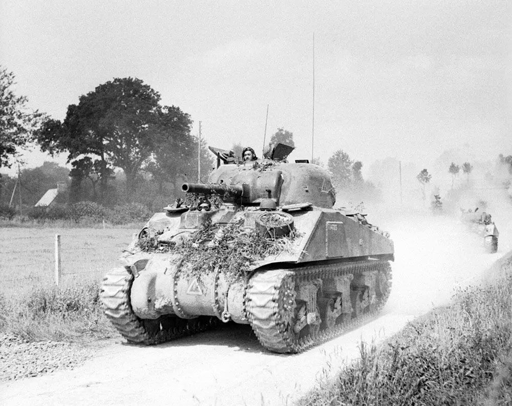 Sherman_tank 1944